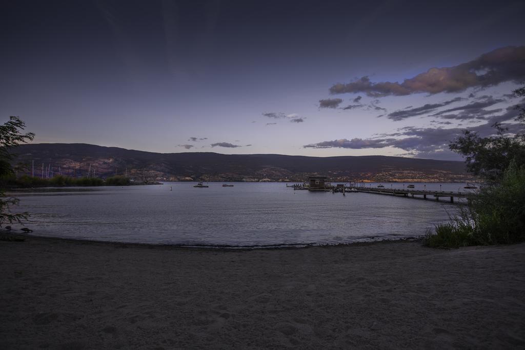 Summerland Waterfront Resort & Spa Exteriör bild