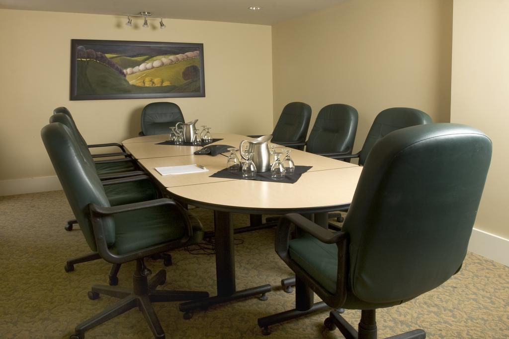 Summerland Waterfront Resort & Spa Business bild