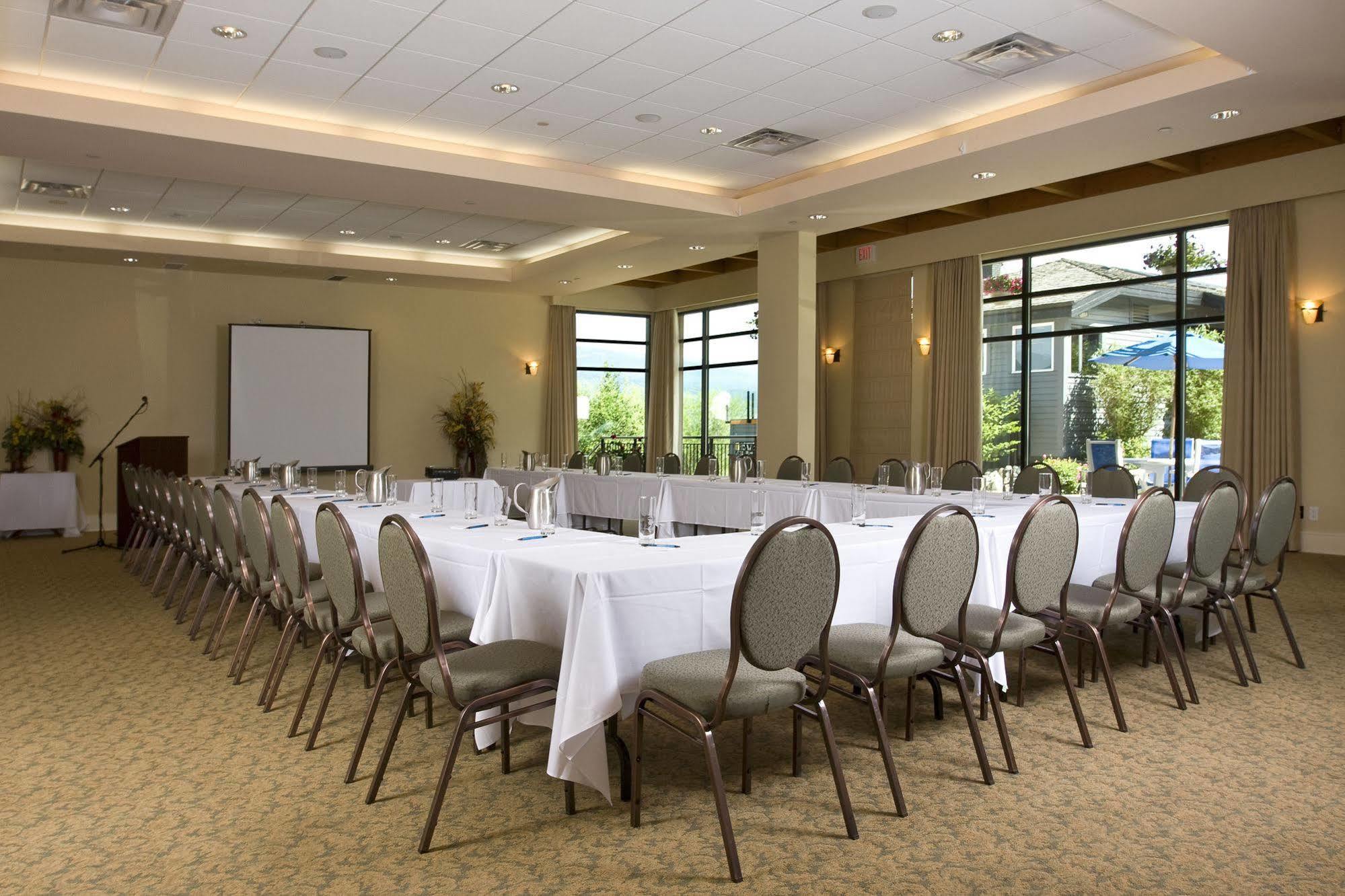 Summerland Waterfront Resort & Spa Business bild